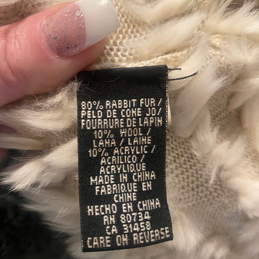BCBG Real Rabbit fur shall - Picture 3 of 4